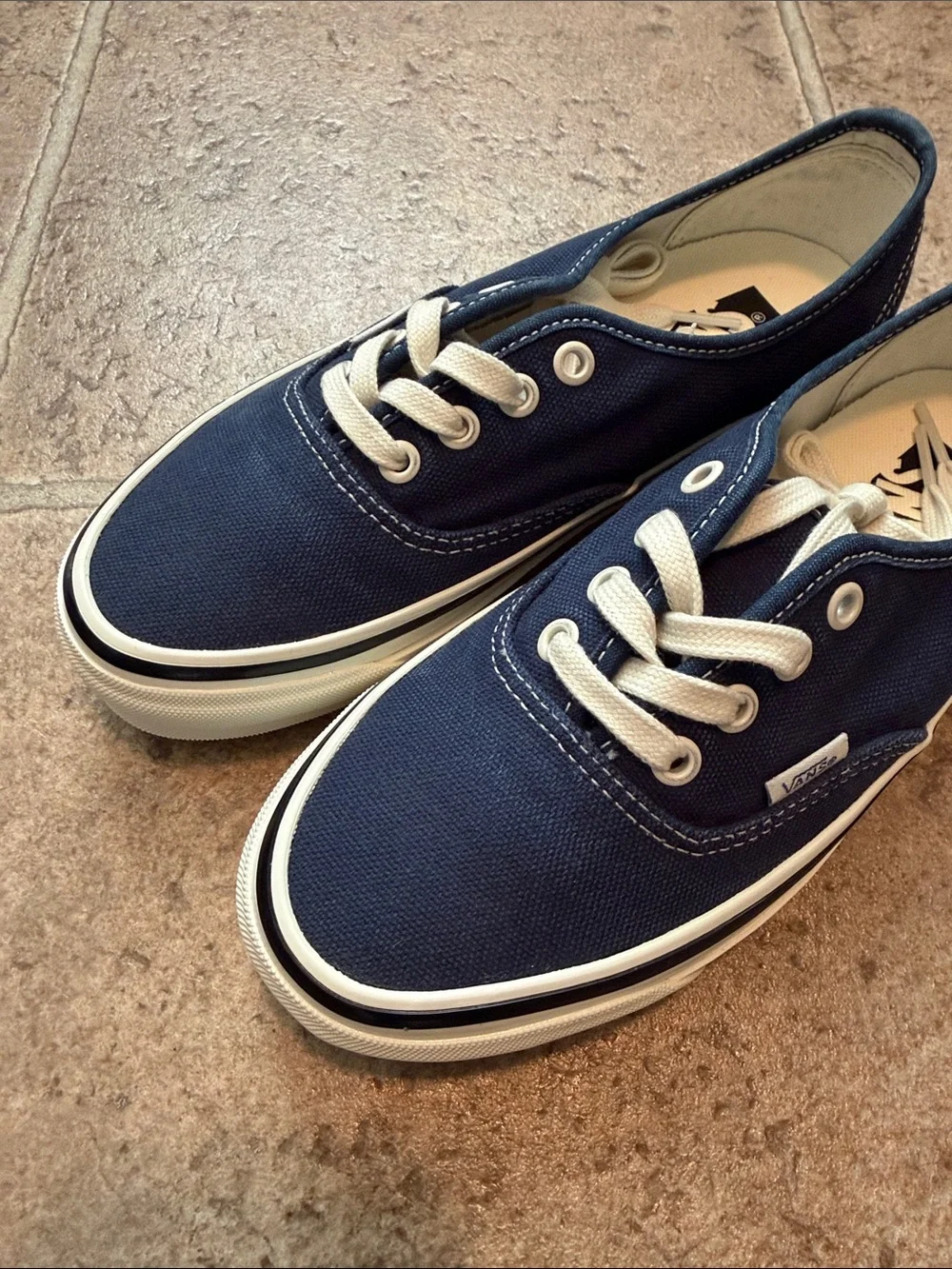 Vans premium authentic low top canvas sneakers. New! Size U.S.